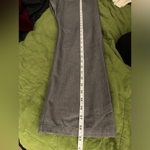 Figs scrubs bottoms, gray with blue drawstrings. Women’s XS Technical Collection - Picture 8 of 12